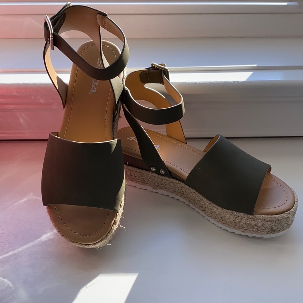 Olive espadrilles sandals